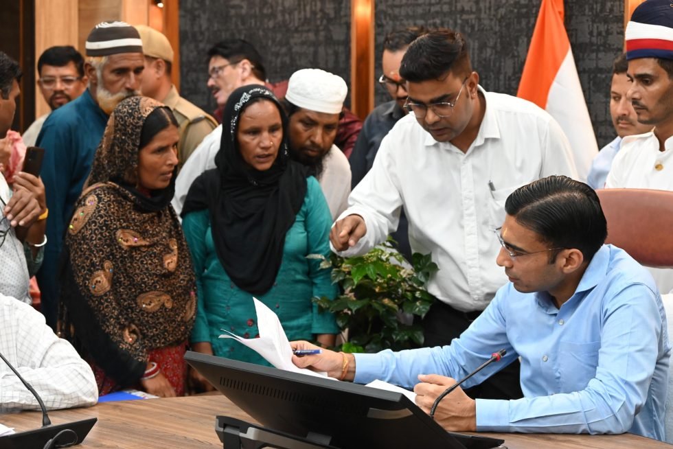 शिकायत के दो घंटे के अंदर अतिक्रमण ध्वस्त