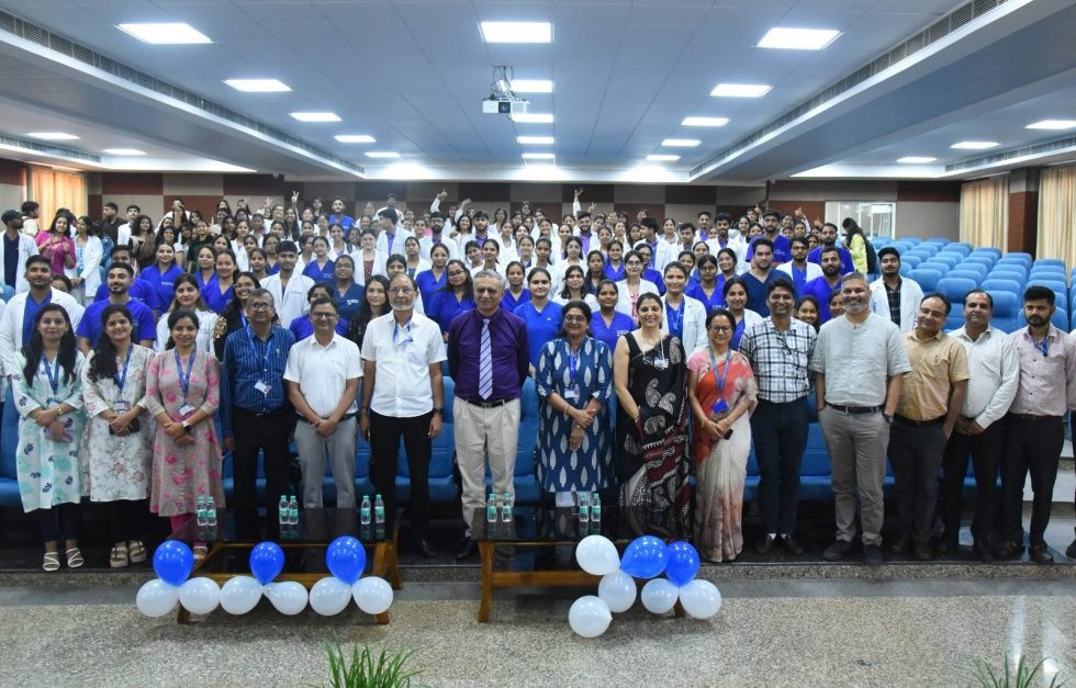 हिमालयन हॉस्पिटल में वर्ल्ड फिजियोथेरेपी दिवस मनाया