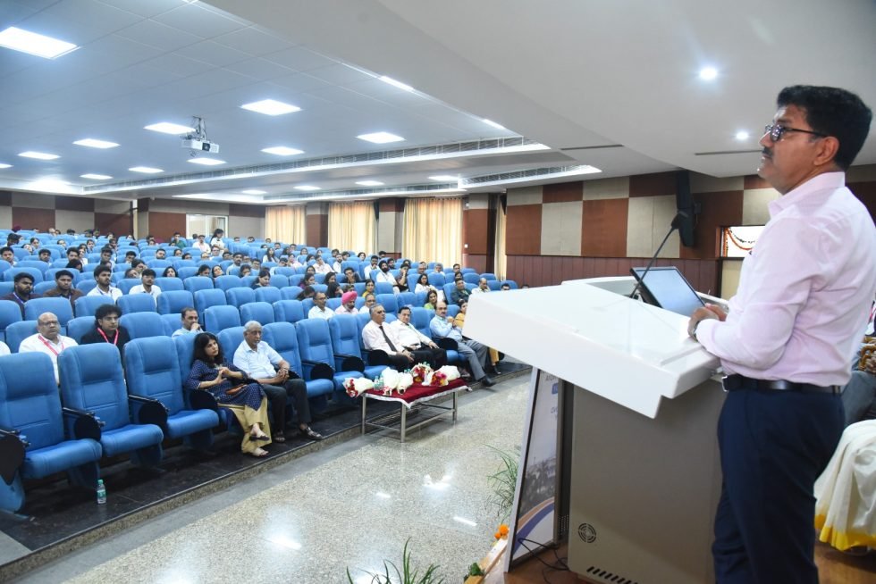 ईएनटी विशेषज्ञों ने स्वर विज्ञान व वाणी विकार पर साझा किए अनुभव