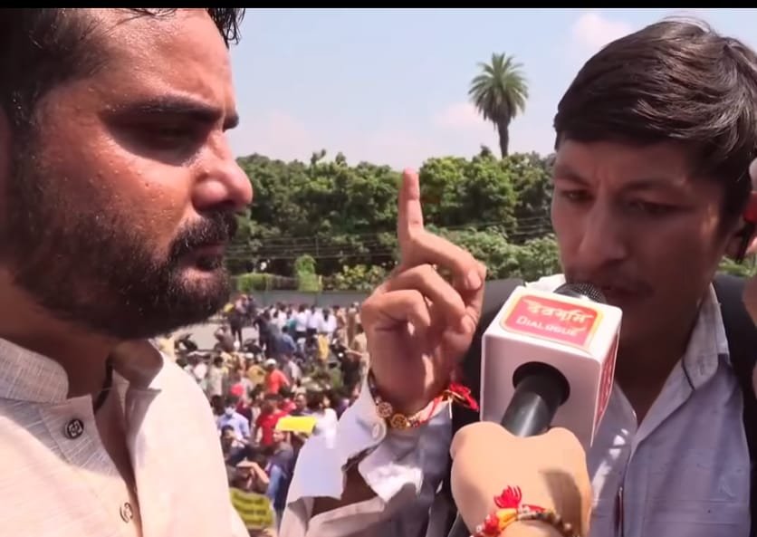 पेपर लीक मामले में दून की सड़कों पर उतरे बेरोजगार