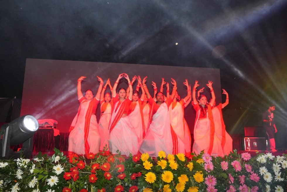 एसजीआरआर विवि में सजी नवरंग डांडिया की मनमोहक सांझ