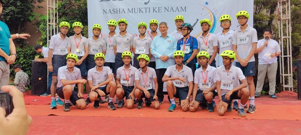 नशा मुक्ति के संदेश के साथ निकली साइकिल यात्रा