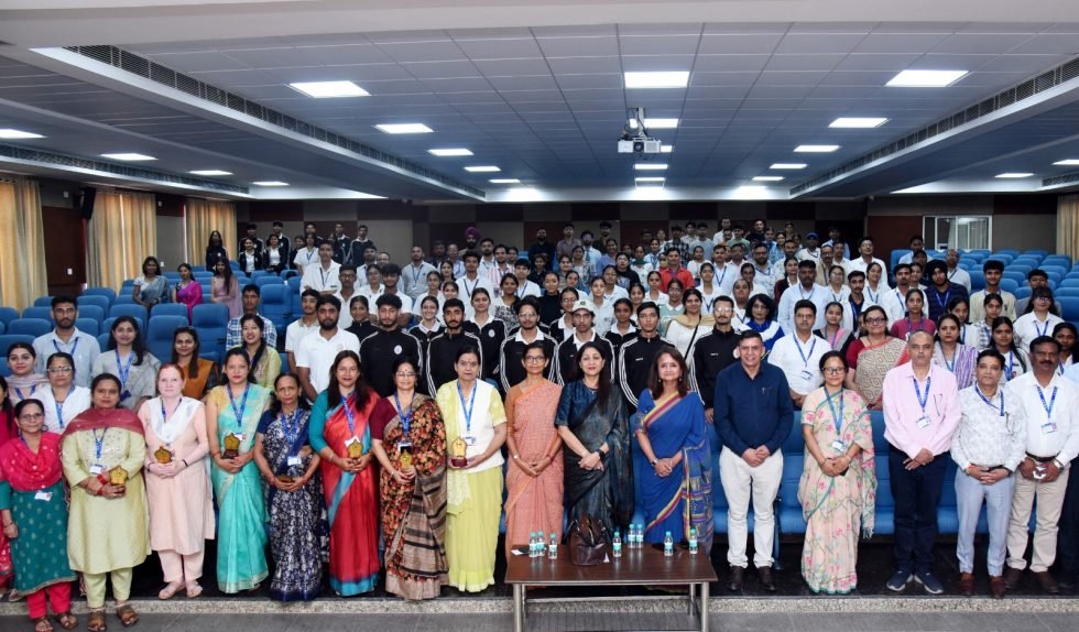 अंतरराष्ट्रीय ग्रामीण महिला दिवस पर महिलाओं का सम्मान