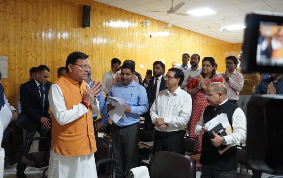 लोगों की भावना के अनुरूप हो निर्माण कार्य” – धामी