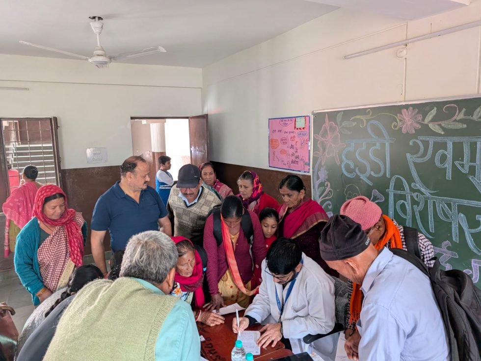 निःशुल्क स्वास्थ्य शिविर का मरीजों ने उठाया लाभ