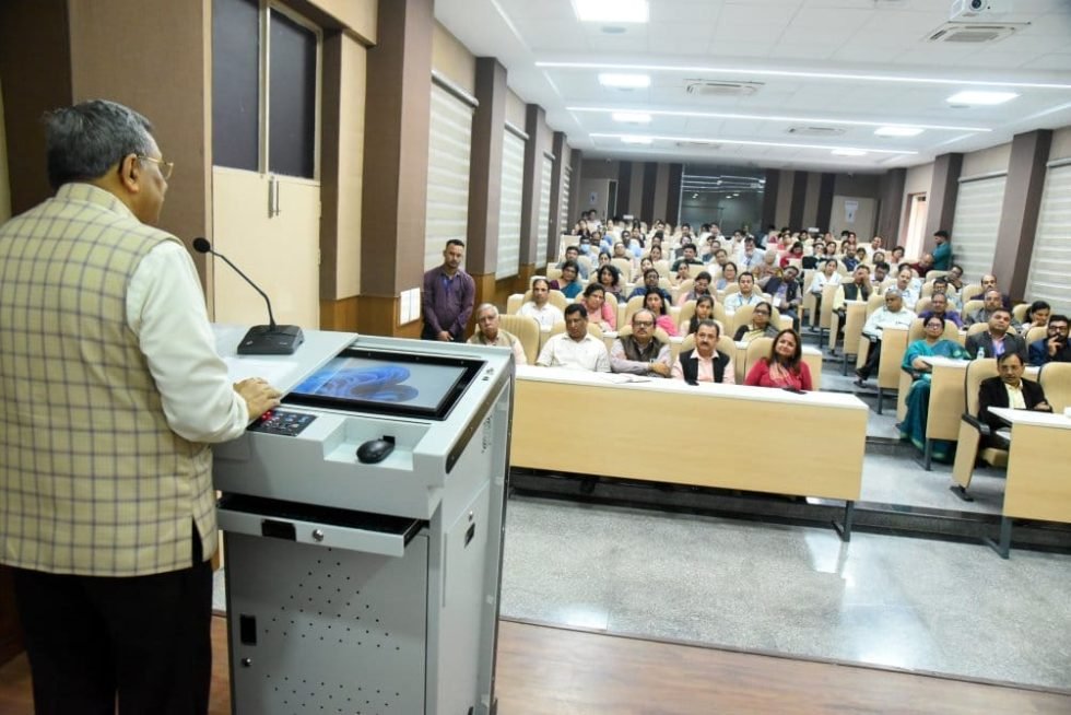 राष्ट्रीय शिक्षा नीति भारत को वैश्विक नेतृत्व की ओर अग्रसर करेगी – प्रो. सिंह