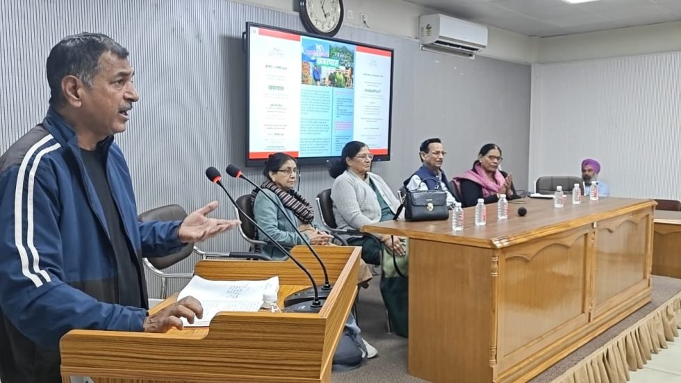 छात्राओं के माथे पर बिंदी लगाकर बचाया दरिंदों से