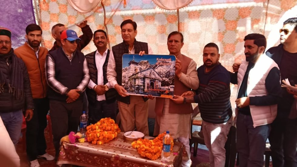 झटका- चकराता के डेढ़ दर्जन भाजपाई परिवार कांग्रेस में शामिल