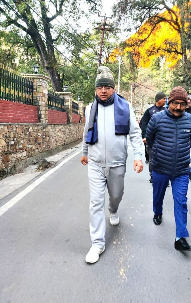 नैनीताल की सुबह की सैर में जनता से बतियाए सीएम धामी