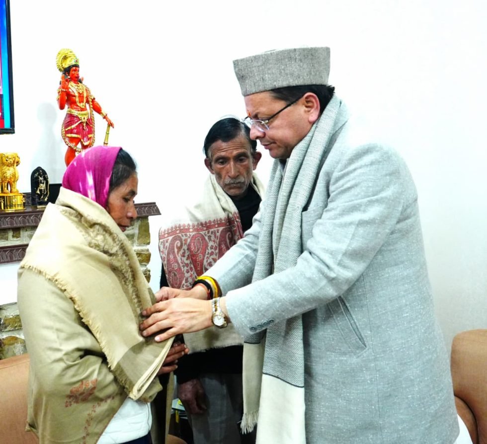 ‘हम बिकाऊ नहीं, सीएम धामी के अगले कदम का इंतजार’