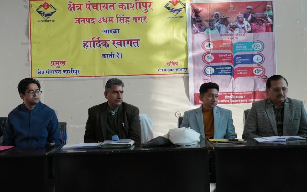 योजनाओं का लाभ पात्रों तक पहुंचे – दीपक कुमार