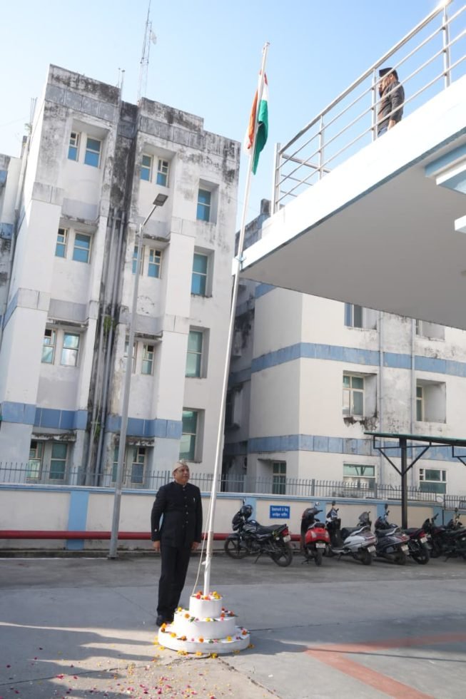 डीजी ने संविधान के प्रति निष्ठा बनाए रखने की शपथ दिलाई