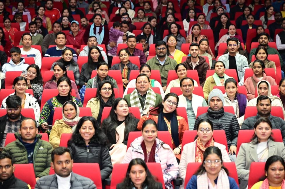 1035 सहायक अध्यापकों को सौंपे नियुक्ति पत्र