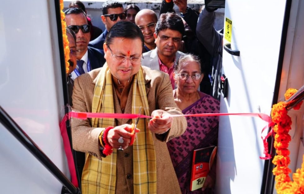 सीएम धामी ने किया ‘लैब ऑन व्हील्स’ का फ्लैग ऑफ